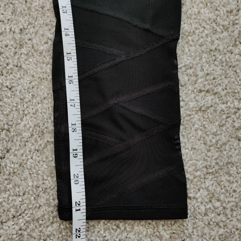 Athleta | Mantra High Rise Capri Mesh Panels Pants Size S - Picture 16 of 16